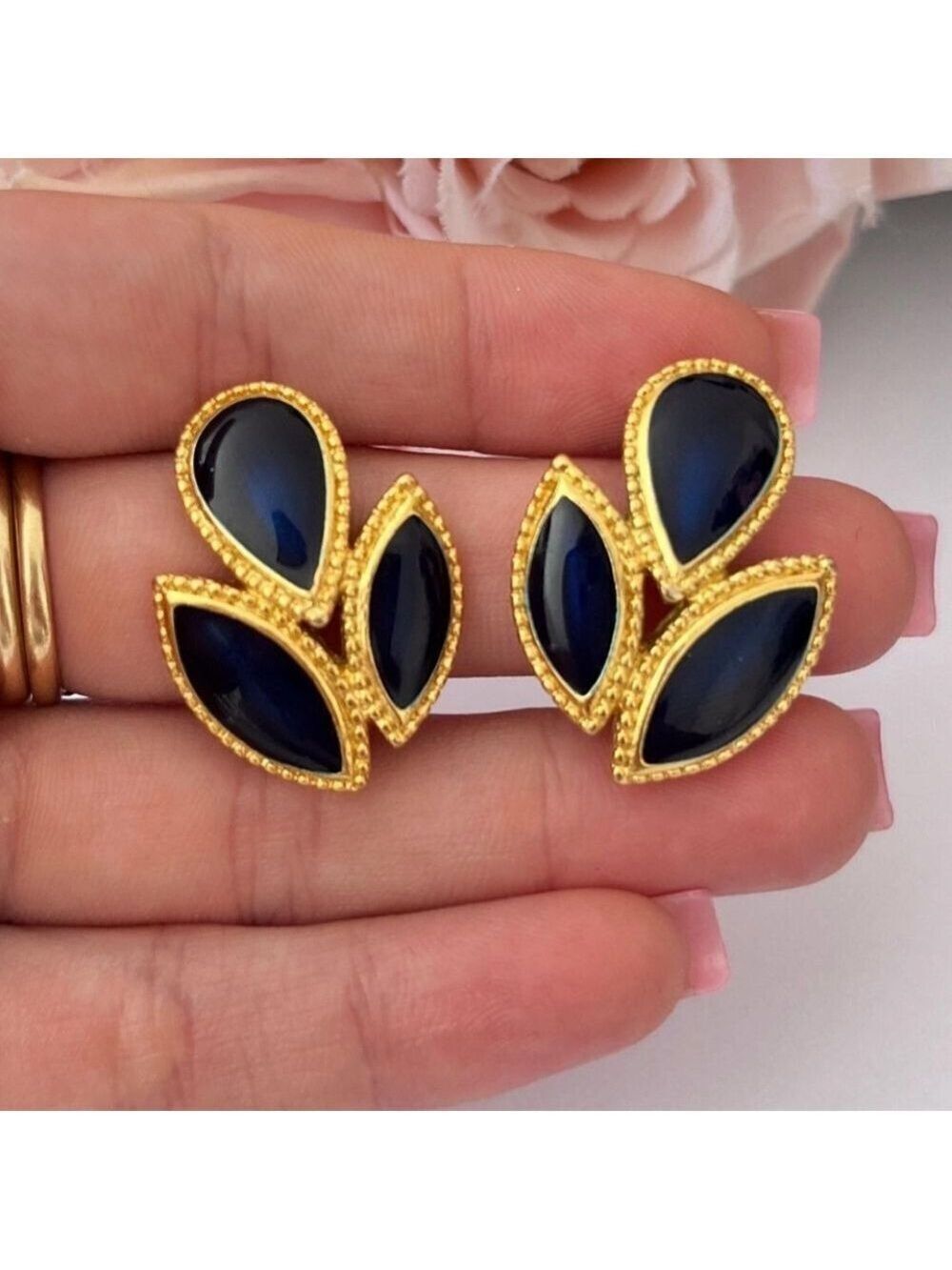 Trifari Dark Blue and Gold Tone Clip On Earrings NWOT